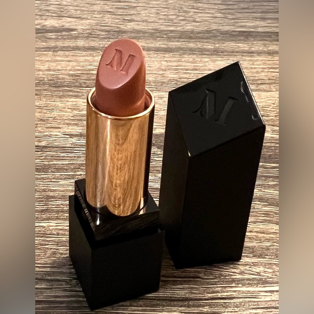 Morphe Mega Matte lipstick - Kissy Face